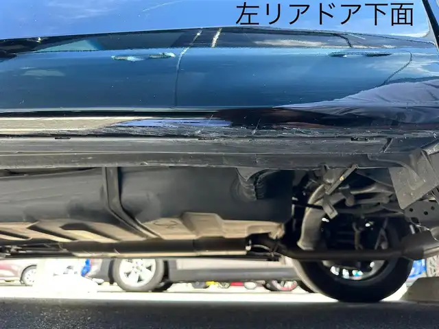 トヨタ アルファード 240S タイプゴールド 三重県 2012(平24)年 6.5万km ブラック 9インチナビ（アルパイン:Bluetooth/CD/DVD/AM/FM/SD）/フリップダウンモニター（アルパイン）/バックカメラ/ドライブレコーダー/ETC/パワースライドドア（運転席側/助手席側）/パワーバックドア/車名ロゴ入ゴールドスカッフプレート/リバース連動機能付ボディ同色電動オート格納ドアミラー/ウィンカーミラー/3列シート（7人乗り）/ハーフレザー/クルーズコントロール/HIDヘッドランプ/オートライト/フロントフォグランプ/ツヤ有ブラック木目調/革巻きコンビステアリングホイール/ツヤ有ブラック木木目調加飾付シャンパンゴールドインパネ/ツヤ有ブラック木目調加飾付き回転式センターコンソールボックス/足元照明（助手席/運転席）/シルバーエンブレム付スモークメッキ加飾無塗装フロントグリル/開口部台形無塗装横桟フロントエアロバンパー/スモークメッキリング付スポーツタイプフロントフォグランプ/サイドクラッディングパネル/リアスポイラー/リアエアロバンパー/スモークレンズ/LEDリアコンビネーションランプ/スモークメッキバックドアガーニッシュ/マフラーカッター/スペアキー