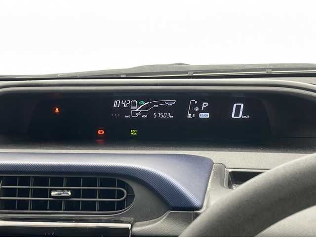 トヨタ アクア S 千葉県 2015(平27)年 5.8万km ブラックマイカ 純正ナビ/フルセグ Bluetooth CD/ＥＴＣ/純正フロアマット/ドアバイザー/オートライト/電格ウィンカーミラー/ハロゲンヘッドライト/プッシュスタート/スマートキー