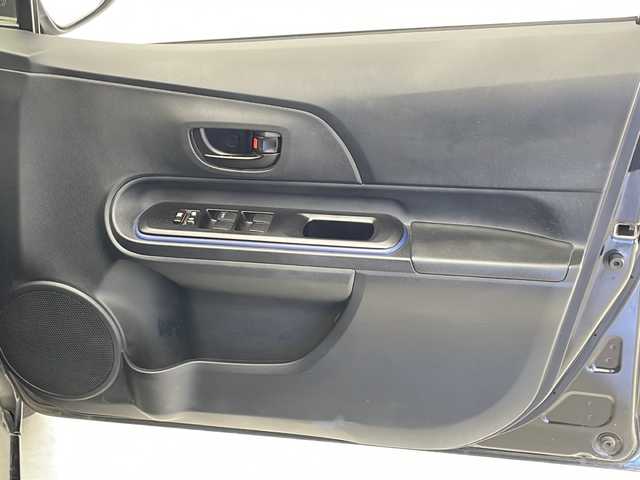 トヨタ アクア S 千葉県 2015(平27)年 5.8万km ブラックマイカ 純正ナビ/フルセグ Bluetooth CD/ＥＴＣ/純正フロアマット/ドアバイザー/オートライト/電格ウィンカーミラー/ハロゲンヘッドライト/プッシュスタート/スマートキー