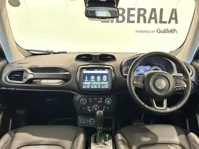 クライスラー・ジープ ジープ レネゲード リミテッド 福岡県 2022(令4)年 2.9万km 黒 黒革　/ＡＣＣ／ＢＳＭ　/純正ナビ／ＴＶ　/Ｂｌｕｅｔｏｏｔｈ　/Ｂカメラ　/前席パワーシート　/シートヒーター　/ステアリングヒーテッド　/オートライト　/スマートキー　/ＥＴＣ　/純正１７インチＡＷ