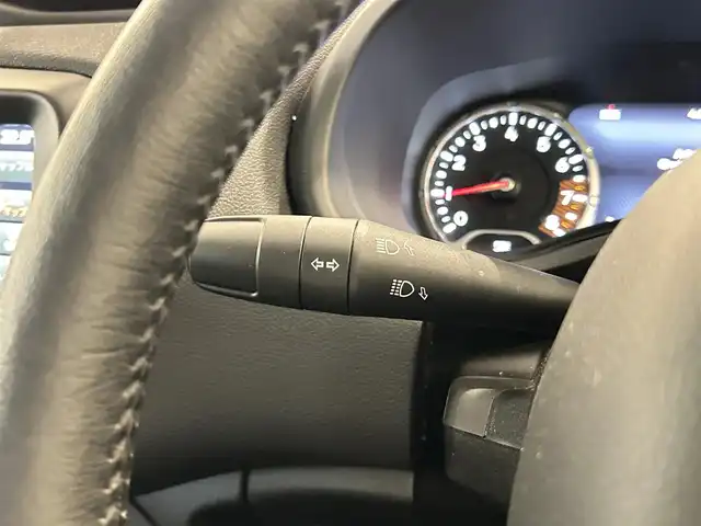 クライスラー・ジープ ジープ レネゲード リミテッド 福岡県 2022(令4)年 2.9万km 黒 黒革　/ＡＣＣ／ＢＳＭ　/純正ナビ／ＴＶ　/Ｂｌｕｅｔｏｏｔｈ　/Ｂカメラ　/前席パワーシート　/シートヒーター　/ステアリングヒーテッド　/オートライト　/スマートキー　/ＥＴＣ　/純正１７インチＡＷ