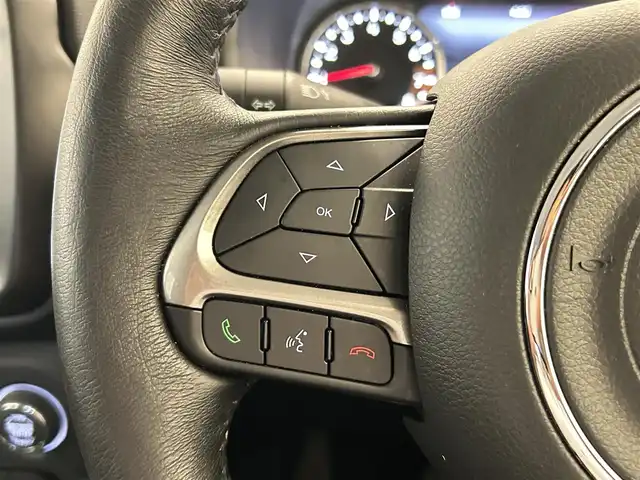 クライスラー・ジープ ジープ レネゲード リミテッド 福岡県 2022(令4)年 2.9万km 黒 黒革　/ＡＣＣ／ＢＳＭ　/純正ナビ／ＴＶ　/Ｂｌｕｅｔｏｏｔｈ　/Ｂカメラ　/前席パワーシート　/シートヒーター　/ステアリングヒーテッド　/オートライト　/スマートキー　/ＥＴＣ　/純正１７インチＡＷ
