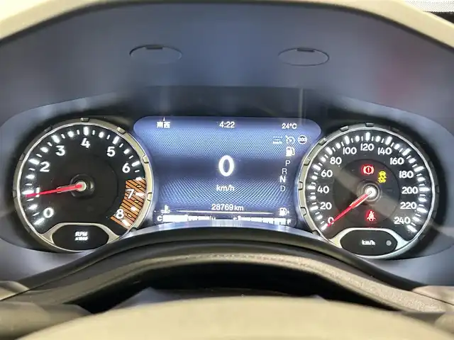 クライスラー・ジープ ジープ レネゲード リミテッド 福岡県 2022(令4)年 2.9万km 黒 黒革　/ＡＣＣ／ＢＳＭ　/純正ナビ／ＴＶ　/Ｂｌｕｅｔｏｏｔｈ　/Ｂカメラ　/前席パワーシート　/シートヒーター　/ステアリングヒーテッド　/オートライト　/スマートキー　/ＥＴＣ　/純正１７インチＡＷ