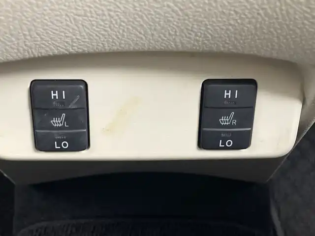 トヨタ シエンタ G 群馬県 2017(平29)年 1.9万km コバルトブルーメタリック 社外オーディオ　衝突被害軽減ブレーキ　レーンアシスト　シートヒーター　ビルトインＥＴＣ　スマートキー　両側電動スライドドア　アイドリングストップ　オートマチックハイビーム　純正フロアマット　ハロゲン