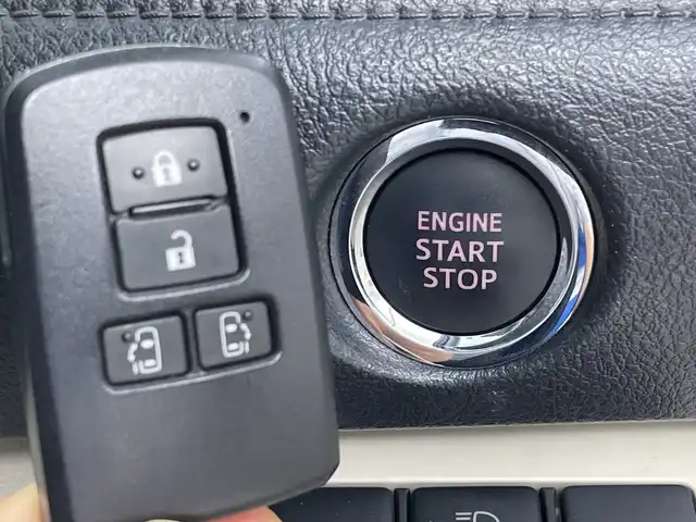 トヨタ シエンタ G 群馬県 2017(平29)年 1.9万km コバルトブルーメタリック 社外オーディオ　衝突被害軽減ブレーキ　レーンアシスト　シートヒーター　ビルトインＥＴＣ　スマートキー　両側電動スライドドア　アイドリングストップ　オートマチックハイビーム　純正フロアマット　ハロゲン