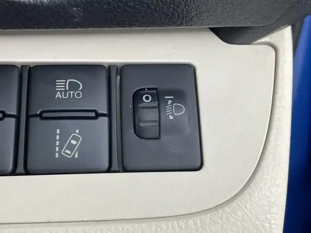 トヨタ シエンタ G 群馬県 2017(平29)年 1.9万km コバルトブルーメタリック 社外オーディオ　衝突被害軽減ブレーキ　レーンアシスト　シートヒーター　ビルトインＥＴＣ　スマートキー　両側電動スライドドア　アイドリングストップ　オートマチックハイビーム　純正フロアマット　ハロゲン