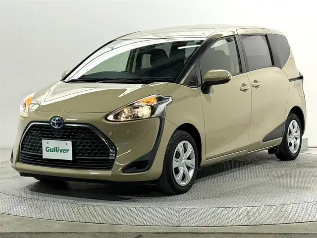 トヨタ シエンタ ハイブリッド X 大阪府 2020(令2)年 3.7万km ベージュ 純正ナビＴＶ　Ｂｌｕｅｔｏｏｔｈ接続　衝突軽減　バックカメラ　片側パワスラ　ビルトインＥＴＣ　クリアランスソナー　レーンアシスト　オートハイビーム　オートエアコン　キーレス　トヨタセーフティセンス