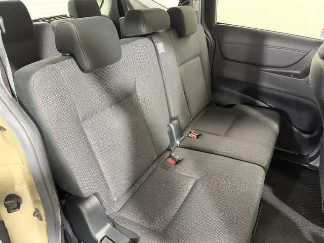 トヨタ シエンタ ハイブリッド X 大阪府 2020(令2)年 3.7万km ベージュ 純正ナビＴＶ　Ｂｌｕｅｔｏｏｔｈ接続　衝突軽減　バックカメラ　片側パワスラ　ビルトインＥＴＣ　クリアランスソナー　レーンアシスト　オートハイビーム　オートエアコン　キーレス　トヨタセーフティセンス