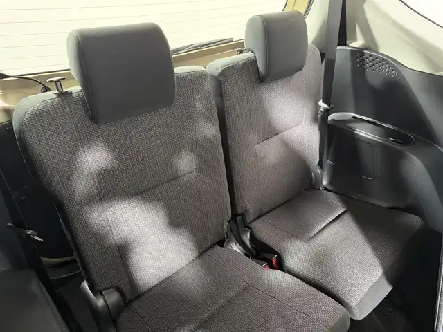 トヨタ シエンタ ハイブリッド X 大阪府 2020(令2)年 3.7万km ベージュ 純正ナビＴＶ　Ｂｌｕｅｔｏｏｔｈ接続　衝突軽減　バックカメラ　片側パワスラ　ビルトインＥＴＣ　クリアランスソナー　レーンアシスト　オートハイビーム　オートエアコン　キーレス　トヨタセーフティセンス