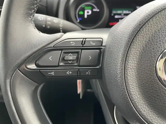 トヨタ ヤリスクロス ハイブリッド G 福岡県 2020(令2)年 6.3万km ブラックマイカ/ホワイトパールクリスタルシャイン 2トーン 純正ナビ（BT/AM/FM)/Bカメラ/レーダークルーズコントロール/LEDヘッドライト/オートライト/オートマチックハイビーム/純正16インチAW/ローダウン/USB入力端子/クリアランスソナー/PKSB/BrakeHold/横滑り防止装置/コーナーセンサー/レーンキープアシスト/盗難防止装置/衝突被害軽減システム/スマートキー/ETC