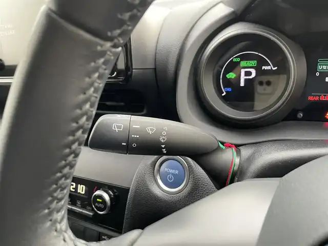 トヨタ ヤリスクロス ハイブリッド G 福岡県 2020(令2)年 6.3万km ブラックマイカ/ホワイトパールクリスタルシャイン 2トーン 純正ナビ（BT/AM/FM)/Bカメラ/レーダークルーズコントロール/LEDヘッドライト/オートライト/オートマチックハイビーム/純正16インチAW/ローダウン/USB入力端子/クリアランスソナー/PKSB/BrakeHold/横滑り防止装置/コーナーセンサー/レーンキープアシスト/盗難防止装置/衝突被害軽減システム/スマートキー/ETC