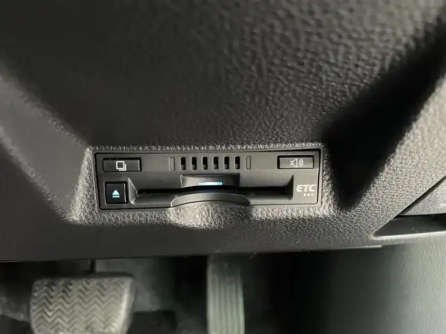 トヨタ ヤリスクロス ハイブリッド G 福岡県 2020(令2)年 6.3万km ブラックマイカ/ホワイトパールクリスタルシャイン 2トーン 純正ナビ（BT/AM/FM)/Bカメラ/レーダークルーズコントロール/LEDヘッドライト/オートライト/オートマチックハイビーム/純正16インチAW/ローダウン/USB入力端子/クリアランスソナー/PKSB/BrakeHold/横滑り防止装置/コーナーセンサー/レーンキープアシスト/盗難防止装置/衝突被害軽減システム/スマートキー/ETC