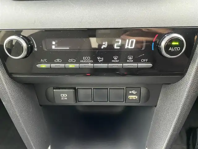 トヨタ ヤリスクロス ハイブリッド G 福岡県 2020(令2)年 6.3万km ブラックマイカ/ホワイトパールクリスタルシャイン 2トーン 純正ナビ（BT/AM/FM)/Bカメラ/レーダークルーズコントロール/LEDヘッドライト/オートライト/オートマチックハイビーム/純正16インチAW/ローダウン/USB入力端子/クリアランスソナー/PKSB/BrakeHold/横滑り防止装置/コーナーセンサー/レーンキープアシスト/盗難防止装置/衝突被害軽減システム/スマートキー/ETC