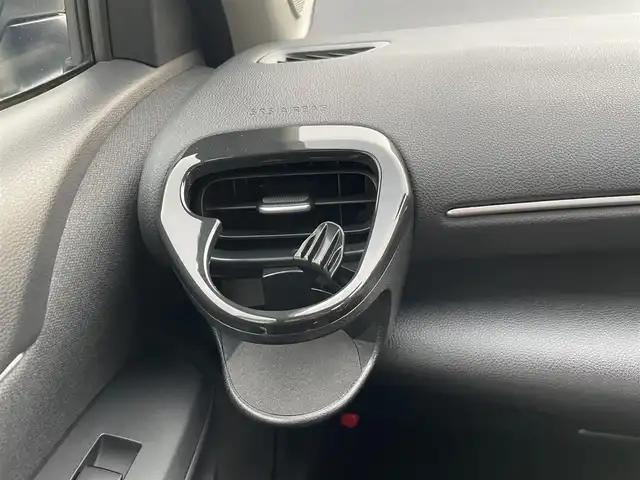 トヨタ ヤリスクロス ハイブリッド G 福岡県 2020(令2)年 6.3万km ブラックマイカ/ホワイトパールクリスタルシャイン 2トーン 純正ナビ（BT/AM/FM)/Bカメラ/レーダークルーズコントロール/LEDヘッドライト/オートライト/オートマチックハイビーム/純正16インチAW/ローダウン/USB入力端子/クリアランスソナー/PKSB/BrakeHold/横滑り防止装置/コーナーセンサー/レーンキープアシスト/盗難防止装置/衝突被害軽減システム/スマートキー/ETC