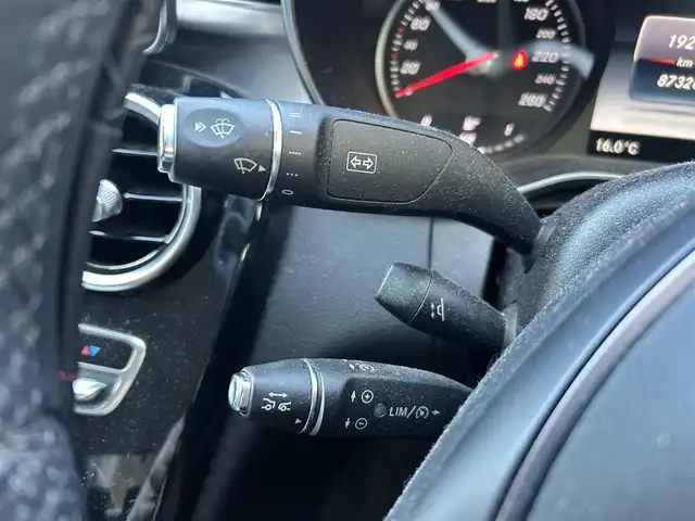 メルセデス・ベンツ Ｃ１８０ アバンギャルド 大阪府 2015(平27)年 8.8万km オブシディアンブラック レーダーセーフティP/純正ナビ/TV/バックカメラ/ACC/ブラインドスポット/純正18インチAW/LEDヘッドライト/クリアランスソナー/ハーフ革/Dメモリ付きパワーシート/シートヒーター/パドルシフト/ETC/ドラレコ