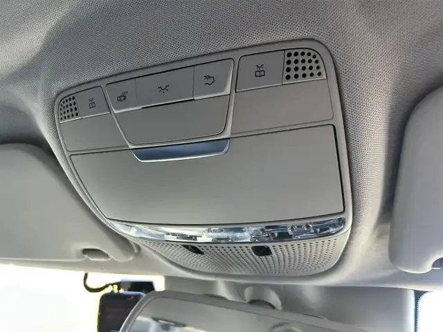 メルセデス・ベンツ Ｃ１８０ アバンギャルド 大阪府 2015(平27)年 8.8万km オブシディアンブラック レーダーセーフティP/純正ナビ/TV/バックカメラ/ACC/ブラインドスポット/純正18インチAW/LEDヘッドライト/クリアランスソナー/ハーフ革/Dメモリ付きパワーシート/シートヒーター/パドルシフト/ETC/ドラレコ