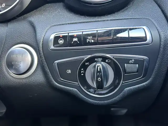 メルセデス・ベンツ Ｃ１８０ アバンギャルド 大阪府 2015(平27)年 8.8万km オブシディアンブラック レーダーセーフティP/純正ナビ/TV/バックカメラ/ACC/ブラインドスポット/純正18インチAW/LEDヘッドライト/クリアランスソナー/ハーフ革/Dメモリ付きパワーシート/シートヒーター/パドルシフト/ETC/ドラレコ