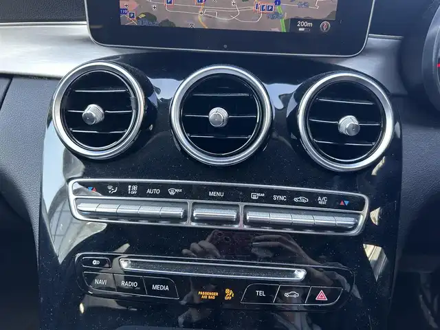 メルセデス・ベンツ Ｃ１８０ アバンギャルド 大阪府 2015(平27)年 8.8万km オブシディアンブラック レーダーセーフティP/純正ナビ/TV/バックカメラ/ACC/ブラインドスポット/純正18インチAW/LEDヘッドライト/クリアランスソナー/ハーフ革/Dメモリ付きパワーシート/シートヒーター/パドルシフト/ETC/ドラレコ