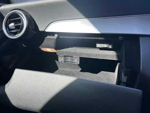 メルセデス・ベンツ Ｃ１８０ アバンギャルド 大阪府 2015(平27)年 8.8万km オブシディアンブラック レーダーセーフティP/純正ナビ/TV/バックカメラ/ACC/ブラインドスポット/純正18インチAW/LEDヘッドライト/クリアランスソナー/ハーフ革/Dメモリ付きパワーシート/シートヒーター/パドルシフト/ETC/ドラレコ