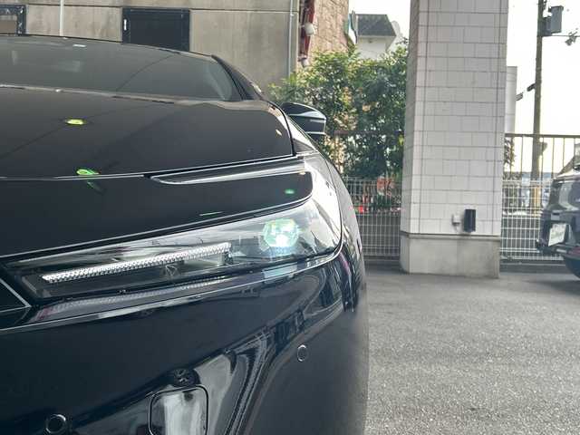 トヨタ プリウス Z 京都府 2023(令5)年 1万km アティチュードブラックマイカ 純正12.3インチディスプレイナビ/フルセグテレビ/アラウンドビューモニター/Miracast/ワイヤレス充電/Bluetooth/デジタルインナーミラー/メモリーパワーシート/シートヒーター＆ベンチレーション/ステアリングヒーター/トヨタセーフティーセンス/アドバンスドパーク/ブラインドスポットモニター/クリアランスソナー/プリクラシュセーフティー/リヤクロストラフィックアラート/ロードサインアシスト/レーダークルーズコントロール/プロアクティブドライビングアシスト/ワンオーナー/禁煙車/ビルトインETC2.0/ウィンカーミラー/電動格納ミラー