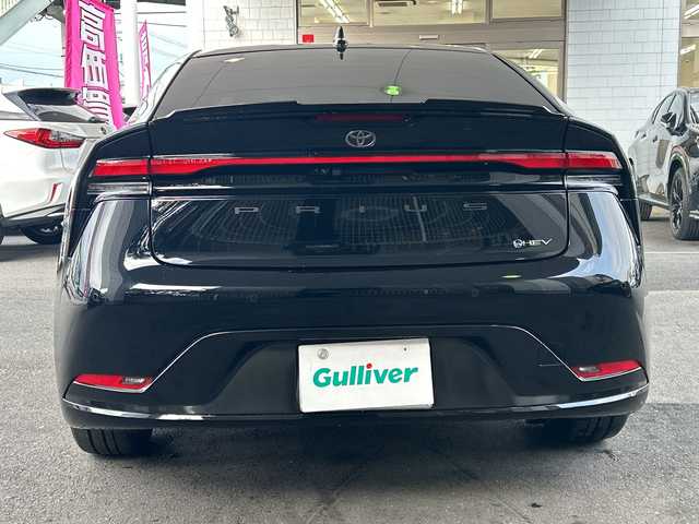 トヨタ プリウス Z 京都府 2023(令5)年 1万km アティチュードブラックマイカ 純正12.3インチディスプレイナビ/フルセグテレビ/アラウンドビューモニター/Miracast/ワイヤレス充電/Bluetooth/デジタルインナーミラー/メモリーパワーシート/シートヒーター＆ベンチレーション/ステアリングヒーター/トヨタセーフティーセンス/アドバンスドパーク/ブラインドスポットモニター/クリアランスソナー/プリクラシュセーフティー/リヤクロストラフィックアラート/ロードサインアシスト/レーダークルーズコントロール/プロアクティブドライビングアシスト/ワンオーナー/禁煙車/ビルトインETC2.0/ウィンカーミラー/電動格納ミラー