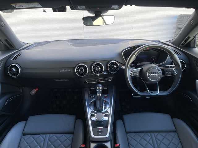 アウディ ＴＴＳクーペ ベースグレード 山梨県 2017(平29)年 1.2万km シラーズレッドメタリック Ａｕｄｉ　Ｅｘｃｌｕｓｉｖｅカラー　/Ｂ＆Ｏ　/灰革　/マトリクスＬＥＤ　/コンフォートＡ　/Ｐシート　/シートＨ　/デジタルメーター　/ＢＴ　/フルセグ　/Ｂカメラ　/クルコン　/Ａハイビーム　/スペアキー　/保証書