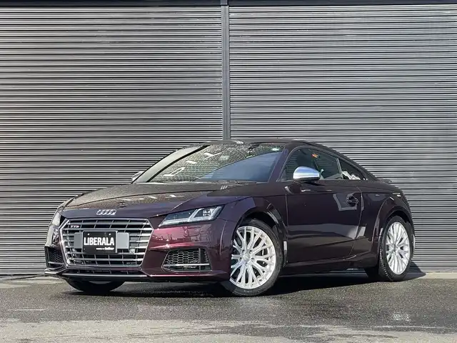アウディ ＴＴＳクーペ ベースグレード 山梨県 2017(平29)年 1.2万km シラーズレッドメタリック Ａｕｄｉ　Ｅｘｃｌｕｓｉｖｅカラー　/Ｂ＆Ｏ　/灰革　/マトリクスＬＥＤ　/コンフォートＡ　/Ｐシート　/シートＨ　/デジタルメーター　/ＢＴ　/フルセグ　/Ｂカメラ　/クルコン　/Ａハイビーム　/スペアキー　/保証書