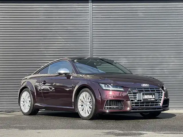 アウディ ＴＴＳクーペ ベースグレード 山梨県 2017(平29)年 1.2万km シラーズレッドメタリック Ａｕｄｉ　Ｅｘｃｌｕｓｉｖｅカラー　/Ｂ＆Ｏ　/灰革　/マトリクスＬＥＤ　/コンフォートＡ　/Ｐシート　/シートＨ　/デジタルメーター　/ＢＴ　/フルセグ　/Ｂカメラ　/クルコン　/Ａハイビーム　/スペアキー　/保証書
