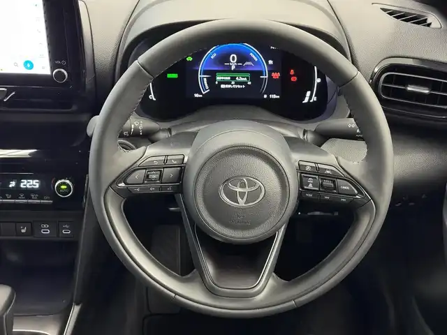 トヨタ ヤリスクロス ハイブリッド Z 滋賀県 2025(令7)年 0.1千km ブラックマイカ/プラチナホワイトパールマイカ ワンオーナー/純正ディスプレイオーディオ コネクティッドナビ＋/　Bluetooth FM AM Miracast/パノラミックビューモニター/パワーバックドア/トヨタチームメイト/ブラインドスポットモニター/6スピーカー/ETC2.0/Toyota Safety Sense/プリクラッシュセーフティー/レーントレーシングアシスト/レーンディパーチャーアラート/レーダークルーズコントロール/オートマチックハイビーム/パーキングサポートブレーキ/ステアリングヒーター/スマートキー×2/プッシュスタート/純正18インチアルミ/
