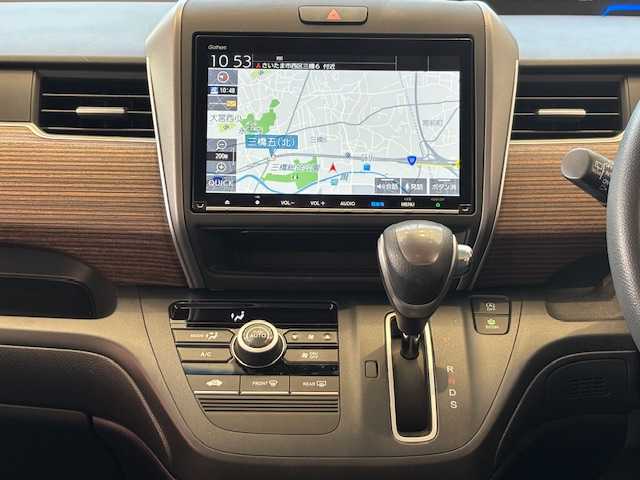 ホンダ フリード＋ クロスター ホンダセンシング 埼玉県 2019(令1)年 4.3万km プラチナホワイトパール ホンダセンシング/純正9インチSDナビ/　　CD/DVD/BT/フルセグ/USB/バックカメラ/両側パワースライドドア/レーダークルーズコントロール/LEDヘッドライト/ハーフレザーシート/シートヒーター/純正15インチアルミホイール/アイドリングストップ/プッシュスタート/スマートキー2本/ビルトインETC/禁煙車