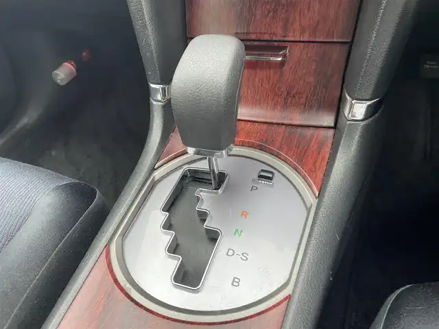 トヨタ アリオン A15 Gパッケージ 愛知県 2007(平19)年 9.3万km シルバーM /禁煙車//バックカメラ/ETC//ハロゲンヘッドライト//オートライト//UVカットガラス//ラグジュアリーファブリックシート//木目調インパネ//イルミネーテッドエントリーシステム//プッシュスタート//電動格納ミラーウインカー//純正フロアマット//純正ドアバイザー//イモビライザー//取扱説明書//新車保証書//スペアキー