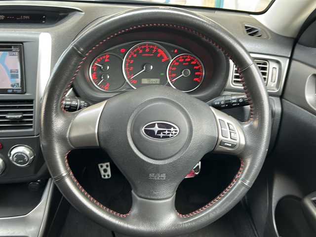 スバル インプレッサ 2．0GT 愛知県 2011(平23)年 15.6万km オブシディアンブラックパール 登録時155421Km/社外7インチメモリナビ/(ワンセグTV/DVD/AUX)/クルーズコントロール/ドラレコ前/革巻きステアリング/社外17インチAW(O・Z RACING)/社外マフラー(HKS)/社外強化クラッチ/ETC/スマートキー/(スペアキー×1)/取説/保証書