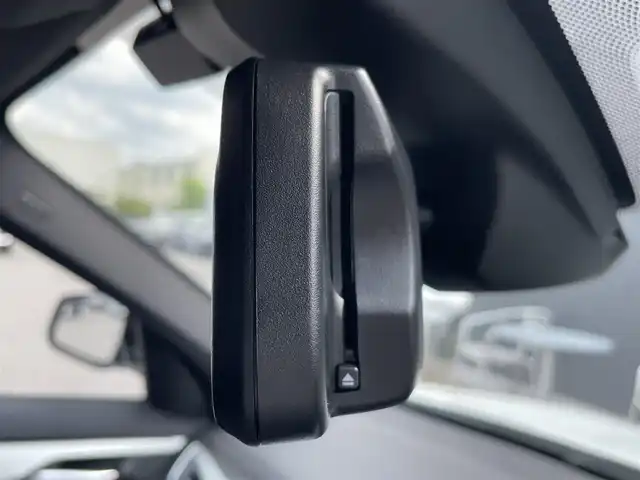 ＢＭＷ Ｘ１ xDrive 18d Mスポーツ 滋賀県 2022(令4)年 2.3万km アルピンホワイトⅢ コンフォートパッケージ/・スライディングリヤシート/・ワイヤレスチャージング/・Mシートベルト/アドバンスドアクティブセーフティパッケージ/・ドライビングアシストプラス/・アクティブクルーズコントロール/ドライビングアシスト/・レーンディパーチャーウォーニング/・前車接近警告機能/・衝突回避被害軽減ブレーキ/ハーフレザーシート /オートマチックテールゲート/純正HDDナビ(USB/BT)/ルームミラー内蔵ETC/パワーシート(D/N席)/コンフォートアクセス/オートライトシステム/LEDヘッドライト/レインセンサー/自動防眩ドアミラー/パーキングアシスト/・パークディスタンスコントロール/・パーキングアシスト(縦列)/・リヤビューカメラ(予想進路表示機能付)/ライトパッケージ/・アンビエントライト/・リーディングライト/・照明付バニティミラー/・フロントフットウェルライト/・リヤフットウェルライト/ストレージパッケージ/・12V電源ソケット/・Type-C対応USBソケット/・シートバック収納/・収納ネット/純正18インチAW/純正フロアマット/取扱説明書/保証書/スペアキー