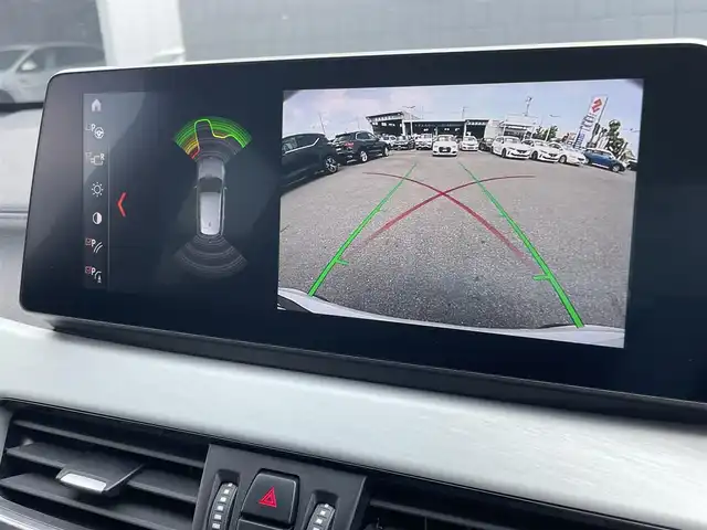 ＢＭＷ Ｘ１ xDrive 18d Mスポーツ 滋賀県 2022(令4)年 2.3万km アルピンホワイトⅢ コンフォートパッケージ/・スライディングリヤシート/・ワイヤレスチャージング/・Mシートベルト/アドバンスドアクティブセーフティパッケージ/・ドライビングアシストプラス/・アクティブクルーズコントロール/ドライビングアシスト/・レーンディパーチャーウォーニング/・前車接近警告機能/・衝突回避被害軽減ブレーキ/ハーフレザーシート /オートマチックテールゲート/純正HDDナビ(USB/BT)/ルームミラー内蔵ETC/パワーシート(D/N席)/コンフォートアクセス/オートライトシステム/LEDヘッドライト/レインセンサー/自動防眩ドアミラー/パーキングアシスト/・パークディスタンスコントロール/・パーキングアシスト(縦列)/・リヤビューカメラ(予想進路表示機能付)/ライトパッケージ/・アンビエントライト/・リーディングライト/・照明付バニティミラー/・フロントフットウェルライト/・リヤフットウェルライト/ストレージパッケージ/・12V電源ソケット/・Type-C対応USBソケット/・シートバック収納/・収納ネット/純正18インチAW/純正フロアマット/取扱説明書/保証書/スペアキー