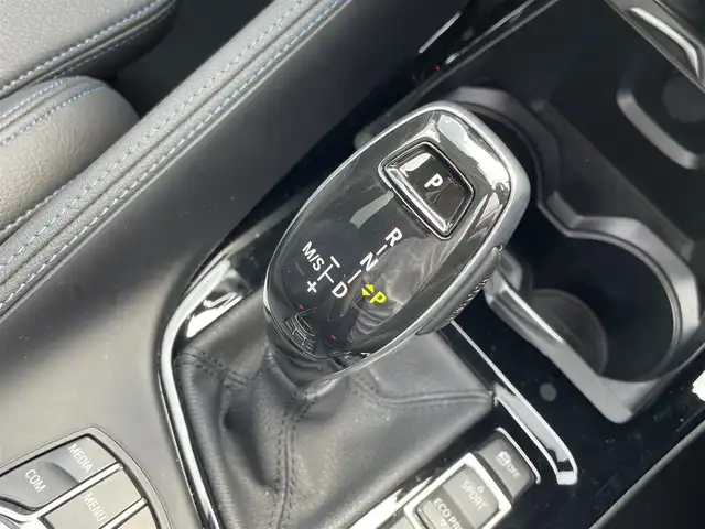 ＢＭＷ Ｘ１ xDrive 18d Mスポーツ 滋賀県 2022(令4)年 2.3万km アルピンホワイトⅢ コンフォートパッケージ/・スライディングリヤシート/・ワイヤレスチャージング/・Mシートベルト/アドバンスドアクティブセーフティパッケージ/・ドライビングアシストプラス/・アクティブクルーズコントロール/ドライビングアシスト/・レーンディパーチャーウォーニング/・前車接近警告機能/・衝突回避被害軽減ブレーキ/ハーフレザーシート /オートマチックテールゲート/純正HDDナビ(USB/BT)/ルームミラー内蔵ETC/パワーシート(D/N席)/コンフォートアクセス/オートライトシステム/LEDヘッドライト/レインセンサー/自動防眩ドアミラー/パーキングアシスト/・パークディスタンスコントロール/・パーキングアシスト(縦列)/・リヤビューカメラ(予想進路表示機能付)/ライトパッケージ/・アンビエントライト/・リーディングライト/・照明付バニティミラー/・フロントフットウェルライト/・リヤフットウェルライト/ストレージパッケージ/・12V電源ソケット/・Type-C対応USBソケット/・シートバック収納/・収納ネット/純正18インチAW/純正フロアマット/取扱説明書/保証書/スペアキー