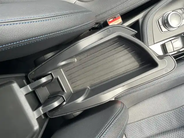 ＢＭＷ Ｘ１ xDrive 18d Mスポーツ 滋賀県 2022(令4)年 2.3万km アルピンホワイトⅢ コンフォートパッケージ/・スライディングリヤシート/・ワイヤレスチャージング/・Mシートベルト/アドバンスドアクティブセーフティパッケージ/・ドライビングアシストプラス/・アクティブクルーズコントロール/ドライビングアシスト/・レーンディパーチャーウォーニング/・前車接近警告機能/・衝突回避被害軽減ブレーキ/ハーフレザーシート /オートマチックテールゲート/純正HDDナビ(USB/BT)/ルームミラー内蔵ETC/パワーシート(D/N席)/コンフォートアクセス/オートライトシステム/LEDヘッドライト/レインセンサー/自動防眩ドアミラー/パーキングアシスト/・パークディスタンスコントロール/・パーキングアシスト(縦列)/・リヤビューカメラ(予想進路表示機能付)/ライトパッケージ/・アンビエントライト/・リーディングライト/・照明付バニティミラー/・フロントフットウェルライト/・リヤフットウェルライト/ストレージパッケージ/・12V電源ソケット/・Type-C対応USBソケット/・シートバック収納/・収納ネット/純正18インチAW/純正フロアマット/取扱説明書/保証書/スペアキー