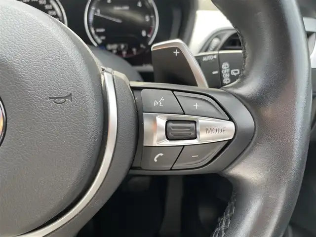 ＢＭＷ Ｘ１ xDrive 18d Mスポーツ 滋賀県 2022(令4)年 2.3万km アルピンホワイトⅢ コンフォートパッケージ/・スライディングリヤシート/・ワイヤレスチャージング/・Mシートベルト/アドバンスドアクティブセーフティパッケージ/・ドライビングアシストプラス/・アクティブクルーズコントロール/ドライビングアシスト/・レーンディパーチャーウォーニング/・前車接近警告機能/・衝突回避被害軽減ブレーキ/ハーフレザーシート /オートマチックテールゲート/純正HDDナビ(USB/BT)/ルームミラー内蔵ETC/パワーシート(D/N席)/コンフォートアクセス/オートライトシステム/LEDヘッドライト/レインセンサー/自動防眩ドアミラー/パーキングアシスト/・パークディスタンスコントロール/・パーキングアシスト(縦列)/・リヤビューカメラ(予想進路表示機能付)/ライトパッケージ/・アンビエントライト/・リーディングライト/・照明付バニティミラー/・フロントフットウェルライト/・リヤフットウェルライト/ストレージパッケージ/・12V電源ソケット/・Type-C対応USBソケット/・シートバック収納/・収納ネット/純正18インチAW/純正フロアマット/取扱説明書/保証書/スペアキー