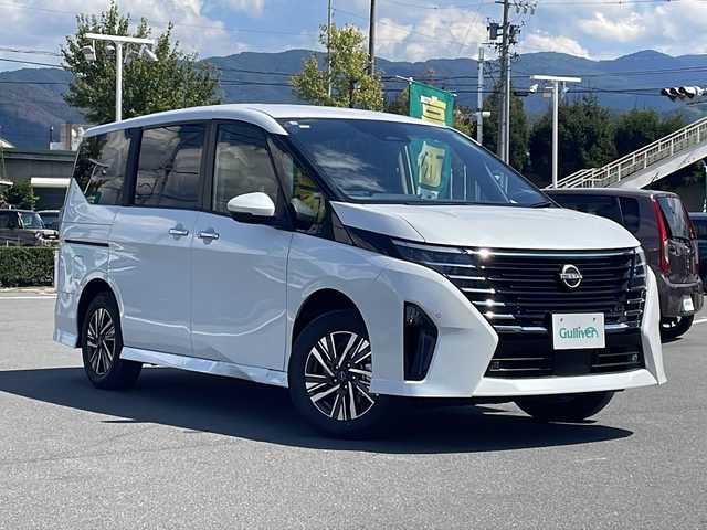 日産 セレナ ハイウェイスター V 長野県 2025(令7)年 0.1千km プリズムホワイト NissanConnect12.3インチメモリナビ/FM・AM・フルセグTV・Bluetooth/AppleCarPlay対応/アラウンドビューモニター/プロパイロット（ナビリンク機能付き）/ハンズフリーオートスライドドア/インテリジェントルームミラー/ブラインドスポットモニター/オートマチックハイビーム/衝突被害軽減ブレーキ/両側パワースライドドア/前後コーナーセンサー/ステアリングヒーター/前席シートヒーター/アイドリングストップ/LEDヘッドライト/電動パーキング/プッシュスタート/オートホールド/スマートキー/パドルシフト/オートライト/フォグランプ/スペアキー/ETC2.0