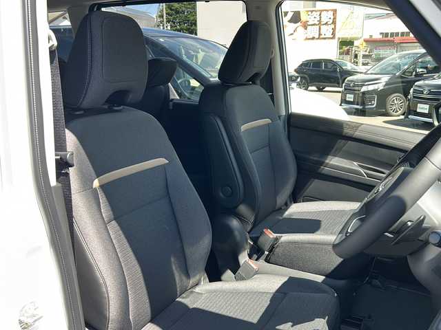 日産 セレナ ハイウェイスター V 長野県 2025(令7)年 0.1千km プリズムホワイト NissanConnect12.3インチメモリナビ/FM・AM・フルセグTV・Bluetooth/AppleCarPlay対応/アラウンドビューモニター/プロパイロット（ナビリンク機能付き）/ハンズフリーオートスライドドア/インテリジェントルームミラー/ブラインドスポットモニター/オートマチックハイビーム/衝突被害軽減ブレーキ/両側パワースライドドア/前後コーナーセンサー/ステアリングヒーター/前席シートヒーター/アイドリングストップ/LEDヘッドライト/電動パーキング/プッシュスタート/オートホールド/スマートキー/パドルシフト/オートライト/フォグランプ/スペアキー/ETC2.0