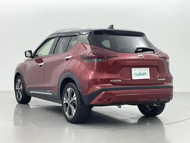 日産 キックス X 熊本県 2021(令3)年 5万km ラディアントレッド/ピュアブラック 2トーン 禁煙車　/純正ナビ（ＣＤ・ＤＶＤ・フルセグ・ＢＴ・ＳＤ・ＵＳＢ）/全周囲カメラ　/純正前方ドライブレコーダー　/ビルトインＥＴＣ　/レーダークルーズコントロール/前後クリアランスソナー　/前席シートヒーター　/ステアリングヒーター/プロパイロット/衝突軽減ブレーキ　/レーンキープアシスト/横滑り防止/ハーフレザーシート/オートホールド/純正フロアマット/純正17インチAW/オートライト/LEDヘッドライト/フォグランプ/スマートキー/プッシュスタート/保証書