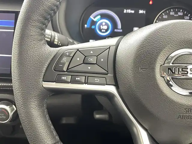 日産 キックス X 熊本県 2021(令3)年 5万km ラディアントレッド/ピュアブラック 2トーン 禁煙車　/純正ナビ（ＣＤ・ＤＶＤ・フルセグ・ＢＴ・ＳＤ・ＵＳＢ）/全周囲カメラ　/純正前方ドライブレコーダー　/ビルトインＥＴＣ　/レーダークルーズコントロール/前後クリアランスソナー　/前席シートヒーター　/ステアリングヒーター/プロパイロット/衝突軽減ブレーキ　/レーンキープアシスト/横滑り防止/ハーフレザーシート/オートホールド/純正フロアマット/純正17インチAW/オートライト/LEDヘッドライト/フォグランプ/スマートキー/プッシュスタート/保証書