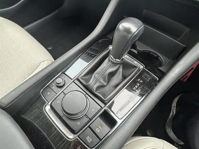 マツダ マツダ３セダン XD Lパッケージ 愛知県 2021(令3)年 3.9万km ソウルレッドクリスタルM スマートキー/プッシュスタート/純正ナビ/フルセグTV/BT/HDMI/BOSEサウンドシステム/全方位カメラ/ビルトインETC/純正18インチAW/レーダークルーズコントロール/クリアランスソナー /アイドリングストップ/ブラインドスポットモニター/ヘッドアップディスプレイ/レザーシート/メモリー付きパワーシート/前席シートヒーター /ハンドルヒーター /純正フロアマット/取説、保証書/スペアキー