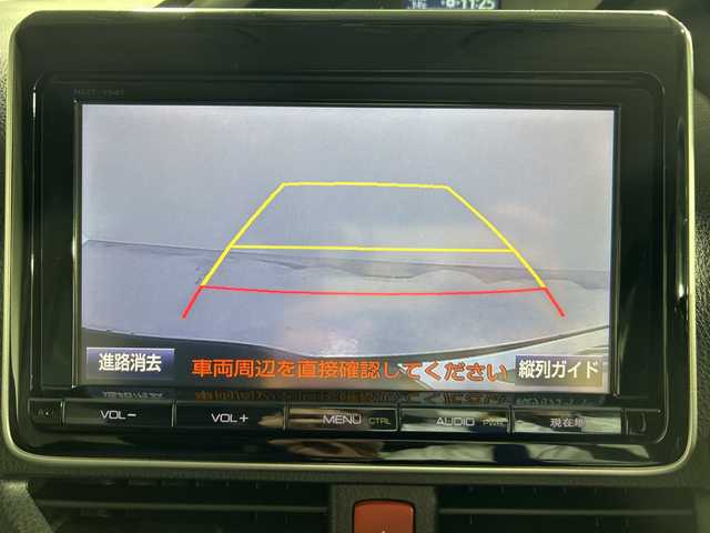 トヨタ ヴォクシー ZS 煌 神奈川県 2015(平27)年 5.6万km ブラッキッシュアゲハガラスフレーク 純正9型SDナビゲーション（NSZT-Y64T）/フルセグ/CD/DVD/AM・FM/SD/Bluetooth/バックカメラ/両側電動パワースライドドア/社外前後ドライブレコーダー/純正ビルトインETC/オートライト/ECO MODE/アイドリングストップ/革巻きステアリング/純正サイド/リアスポイラー/LEDヘッドライト/フロントフォグ/純正16インチディスプレイオーディオ