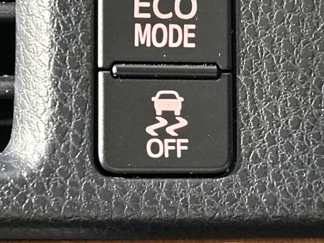 トヨタ ヴォクシー ZS 煌 神奈川県 2015(平27)年 5.6万km ブラッキッシュアゲハガラスフレーク 純正9型SDナビゲーション（NSZT-Y64T）/フルセグ/CD/DVD/AM・FM/SD/Bluetooth/バックカメラ/両側電動パワースライドドア/社外前後ドライブレコーダー/純正ビルトインETC/オートライト/ECO MODE/アイドリングストップ/革巻きステアリング/純正サイド/リアスポイラー/LEDヘッドライト/フロントフォグ/純正16インチディスプレイオーディオ