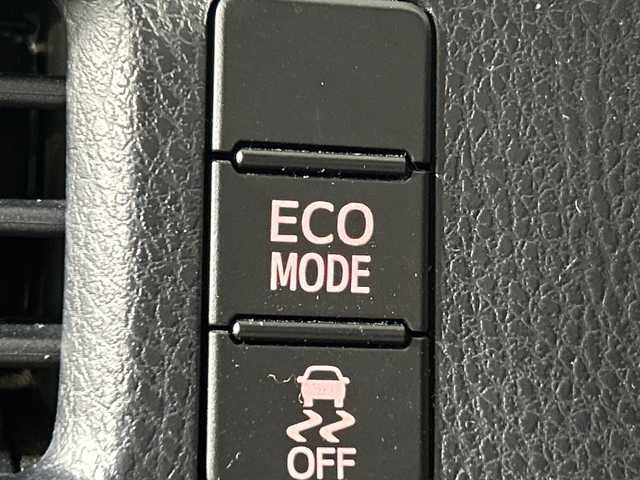 トヨタ ヴォクシー ZS 煌 神奈川県 2015(平27)年 5.6万km ブラッキッシュアゲハガラスフレーク 純正9型SDナビゲーション（NSZT-Y64T）/フルセグ/CD/DVD/AM・FM/SD/Bluetooth/バックカメラ/両側電動パワースライドドア/社外前後ドライブレコーダー/純正ビルトインETC/オートライト/ECO MODE/アイドリングストップ/革巻きステアリング/純正サイド/リアスポイラー/LEDヘッドライト/フロントフォグ/純正16インチディスプレイオーディオ