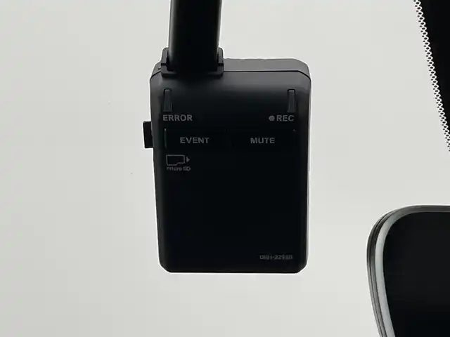 ホンダ ＺＲ－Ｖ ハイブリッド e:HEV Z 愛知県 2023(令5)年 1.5万km プラチナホワイトパール 純正９型ナビ　全方位カメラ　ＢＯＳＥ　禁煙　茶革　シートヒーター　ワイヤレス充電　ＥＴＣ２．０　電動パーキング　メモリシート　ホンダセンシング　衝突軽減装置　追従クルコン　ハンドル支援　電動リアゲート