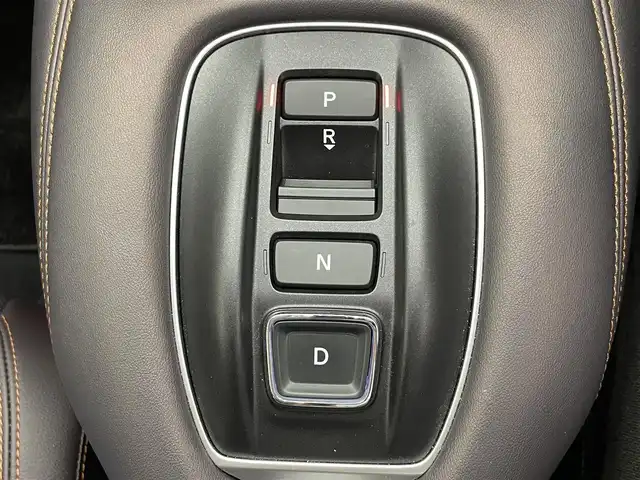 ホンダ ＺＲ－Ｖ ハイブリッド e:HEV Z 愛知県 2023(令5)年 1.5万km プラチナホワイトパール 純正９型ナビ　全方位カメラ　ＢＯＳＥ　禁煙　茶革　シートヒーター　ワイヤレス充電　ＥＴＣ２．０　電動パーキング　メモリシート　ホンダセンシング　衝突軽減装置　追従クルコン　ハンドル支援　電動リアゲート