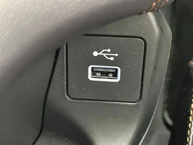 ホンダ ＺＲ－Ｖ ハイブリッド e:HEV Z 愛知県 2023(令5)年 1.5万km プラチナホワイトパール 純正９型ナビ　全方位カメラ　ＢＯＳＥ　禁煙　茶革　シートヒーター　ワイヤレス充電　ＥＴＣ２．０　電動パーキング　メモリシート　ホンダセンシング　衝突軽減装置　追従クルコン　ハンドル支援　電動リアゲート