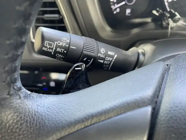 ホンダ ヴェゼル S 兵庫県 2014(平26)年 11.6万km クリスタルブラックパール 取扱説明書/保証書/純正ナビ（FM/AM//DVD/CD/USB/伊Pod/Music Rack/SD/Bluetooth/フルセグ）/ワンオーナー/パドルシフト/スマートキー/ETC/ドライブレコーダー前方/バックカメラ/ハーフレザーシート/シートヒーター/純正フロアマット/純正アルミホイール/電動パーキング/ブレーキホールド/衝突軽減ブレーキ/クルーズコントロール/ステアリングリモコン/アイドリングストップ/ルーフレール