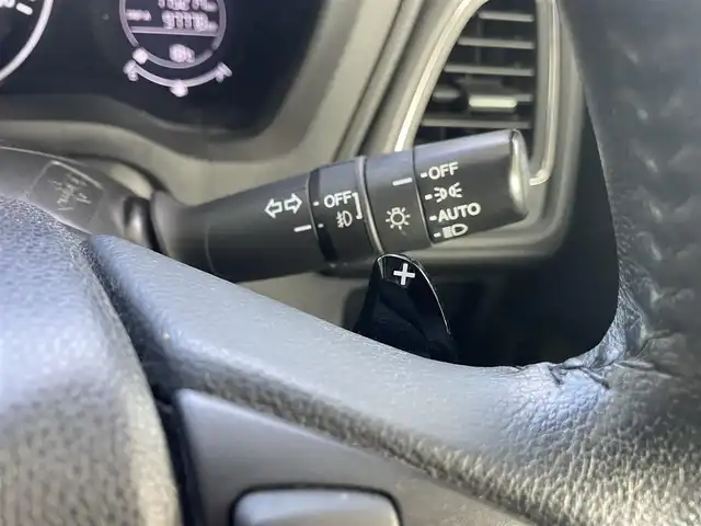 ホンダ ヴェゼル S 兵庫県 2014(平26)年 11.6万km クリスタルブラックパール 取扱説明書/保証書/純正ナビ（FM/AM//DVD/CD/USB/伊Pod/Music Rack/SD/Bluetooth/フルセグ）/ワンオーナー/パドルシフト/スマートキー/ETC/ドライブレコーダー前方/バックカメラ/ハーフレザーシート/シートヒーター/純正フロアマット/純正アルミホイール/電動パーキング/ブレーキホールド/衝突軽減ブレーキ/クルーズコントロール/ステアリングリモコン/アイドリングストップ/ルーフレール